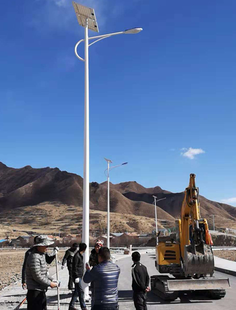 甘南碌曲10米班戈太阳能路灯项目