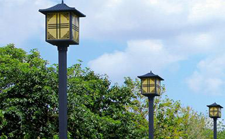 太阳能班戈庭院灯怎么选亮度与续航更耐用